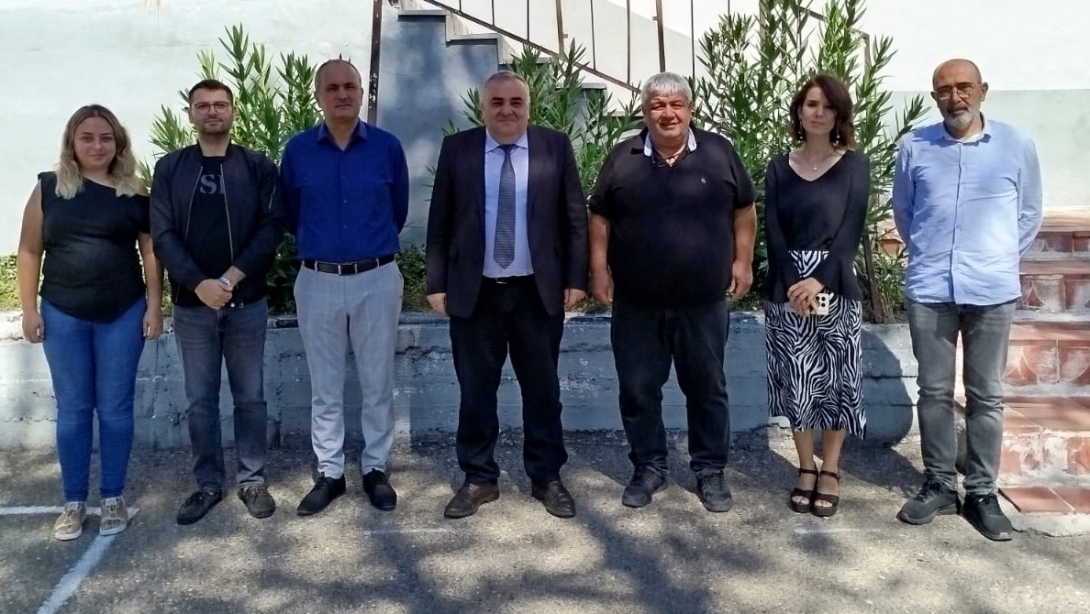 İLÇE MİLLÎ EĞİTİM MÜDÜRÜMÜZ İSMAİL AKSOY VE ŞUBE MÜDÜRÜMÜZ BAHATTİN GİRGİN SİVRİLER ÇOK PROGRAMLI ANADOLU LİSESİNİ ZİYARET ETTİ.